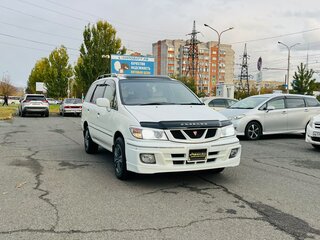 1999 Nissan Presage I, белый, 609000 рублей, вид 4
