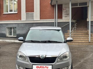 2012 Skoda Fabia II Рестайлинг, серебристый, 750000 рублей, вид 1