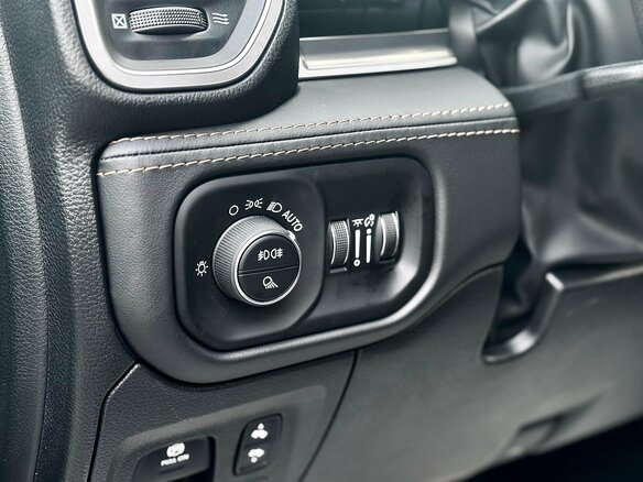 2026 Ram 1500 Crew Cab V Рестайлинг, синий, 9828000 рублей - вид 9