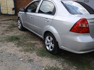2007 Chevrolet Aveo I Рестайлинг, серебристый, 340000 рублей, вид 3