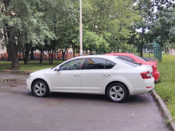 2014 Skoda Octavia III (A7), белый, 1300000 рублей - вид 5