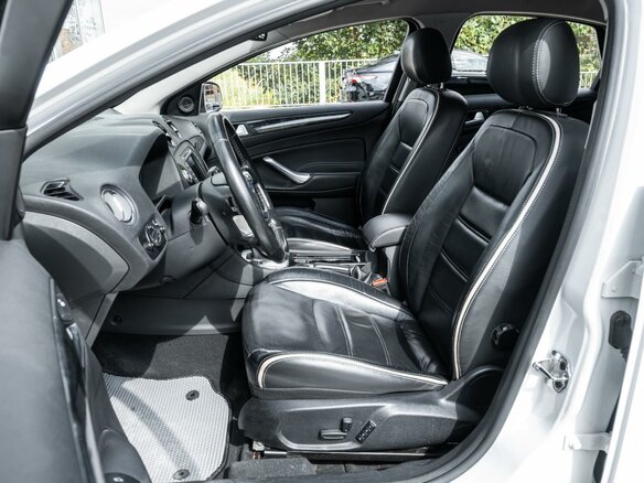 2014 Ford Mondeo IV Рестайлинг, белый, 870000 рублей - вид 9
