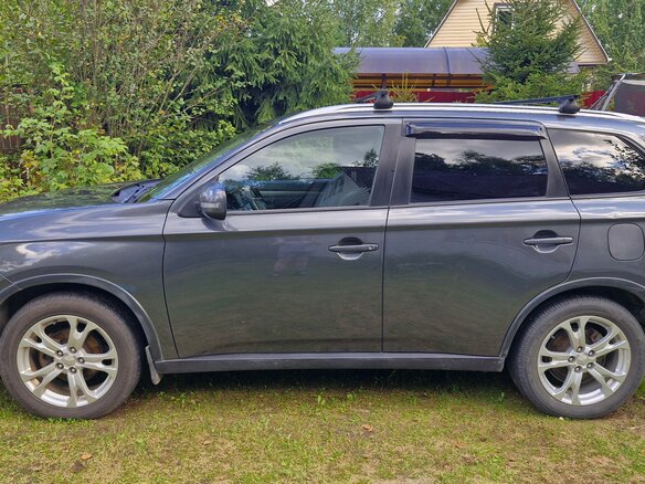 2014 Mitsubishi Outlander III, серый, 1650000 рублей - вид 4
