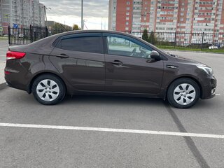 2016 Kia Rio III Рестайлинг, коричневый, 899000 рублей, вид 3