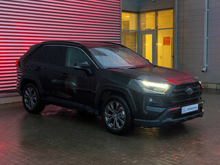 2025 Toyota RAV4 V (XA50), чёрный, 3840000 рублей, вид 3