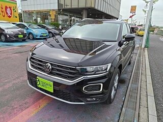 2022 Volkswagen T-Roc I Рестайлинг, чёрный, 1290000 рублей, вид 2