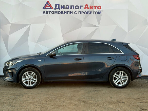 2018 Kia Ceed III, синий, 1450000 рублей - вид 10