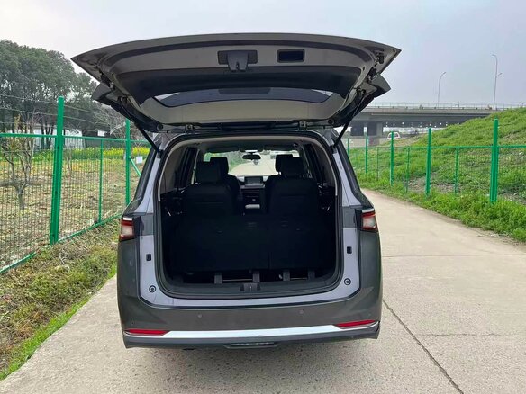 2023 Wuling Jiachen, серый, 1370000 рублей - вид 11