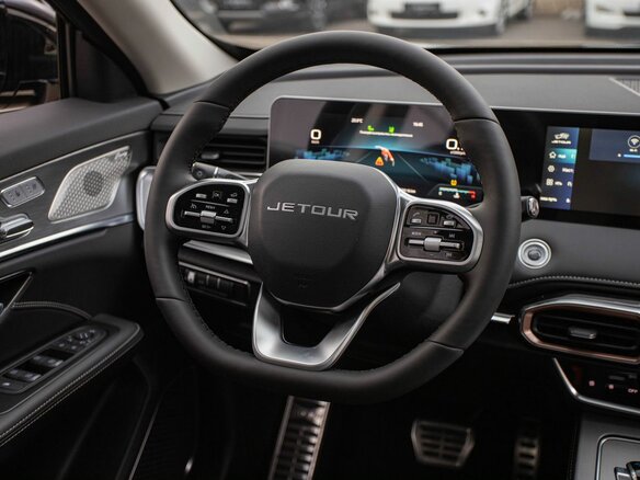 2026 Jetour X70+ I Рестайлинг, чёрный, 3399000 рублей - вид 7
