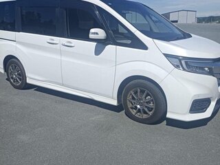 2021 Honda Stepwgn Spada V Рестайлинг, белый, 1960000 рублей, вид 2