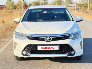 2017 Toyota Camry VII (XV50) Рестайлинг, белый, 1640000 рублей, вид 1