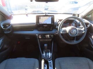 2023 Toyota Yaris IV, серый, 1024000 рублей, вид 5