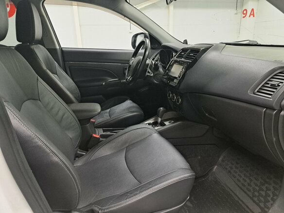 2018 Mitsubishi ASX I Рестайлинг 2, белый, 1640000 рублей - вид 10