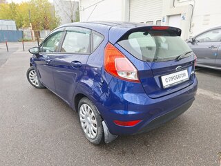 2015 Ford Fiesta Mk6 Рестайлинг, синий, 770000 рублей, вид 4