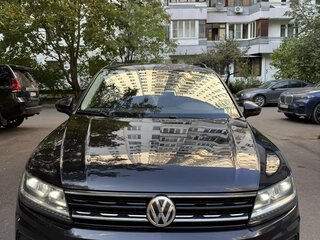 2020 Volkswagen Tiguan II, чёрный, 1950000 рублей, вид 2