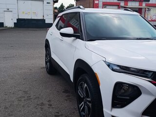 2023 Chevrolet TrailBlazer III, белый, 1600000 рублей, вид 2