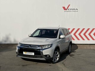 2016 Mitsubishi Outlander III Рестайлинг 2, белый, 1850000 рублей, вид 1