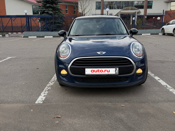2018 Mini Hatch Cooper III (F55/F56), синий, 1750000 рублей - вид 1
