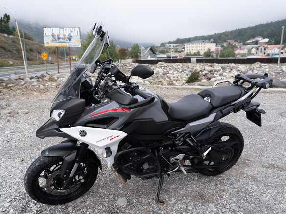 2018 Yamaha MT-09 Tracer (FJ-09), серый, 750000 рублей - вид 3