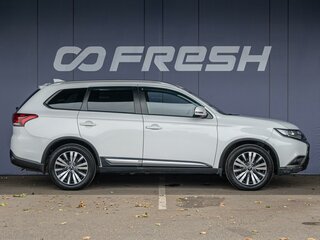 2019 Mitsubishi Outlander III Рестайлинг 3, белый, 1680000 рублей, вид 5