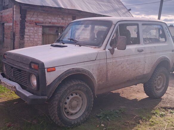 1998 Lada (ВАЗ) 2121 (4x4) I Рестайлинг, белый, 150000 рублей