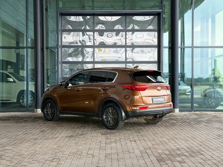 2017 Kia Sportage IV, коричневый, 1785000 рублей, вид 5