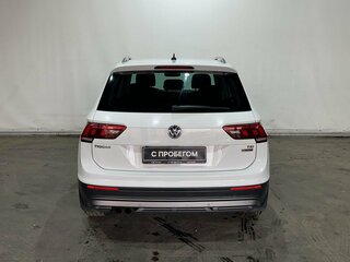 2017 Volkswagen Tiguan II, белый, 2340000 рублей, вид 5