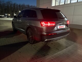 2016 Audi Q7 II (4M), серый, 3950000 рублей, вид 4