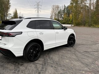 2024 Volkswagen Tiguan L Pro III (China Market), белый, 5300000 рублей, вид 4