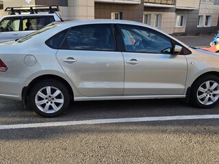 2011 Volkswagen Polo V, серебристый, 660000 рублей, вид 4
