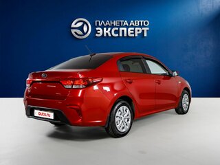 2018 Kia Rio IV, красный, 1000000 рублей, вид 2