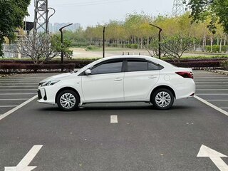 2022 Toyota Vios III Рестайлинг, белый, 1115000 рублей, вид 5