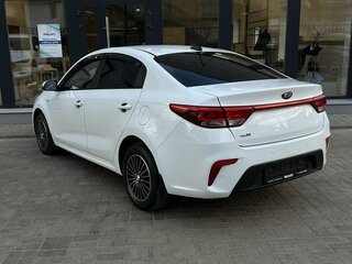 2018 Kia Rio IV, белый, 1300000 рублей, вид 4