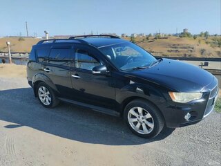 2011 Mitsubishi Outlander II Рестайлинг, чёрный, 1500000 рублей, вид 3