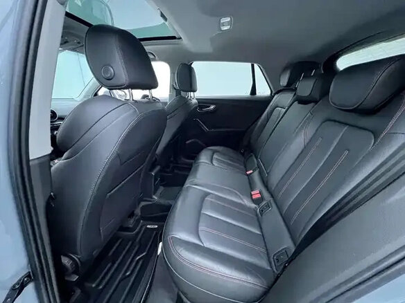 2022 Audi Q2 35 TFSI I Рестайлинг, серебристый - вид 34