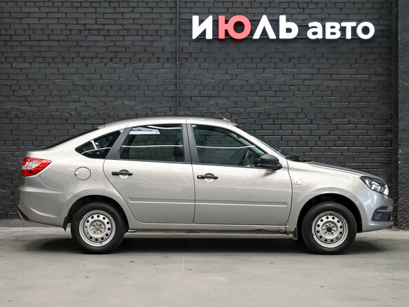 2020 Lada (ВАЗ) Granta I Рестайлинг, серый, 680000 рублей - вид 9