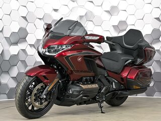 2025 Honda GL 1800 Gold Wing, красный, 3599000 рублей, вид 2