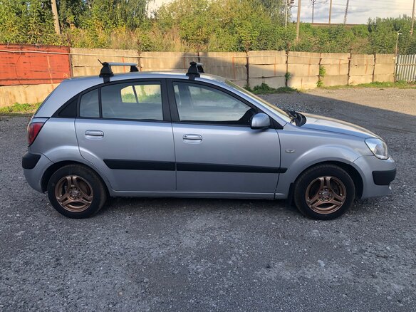 2007 Kia Rio II, серебристый, 330000 рублей - вид 4