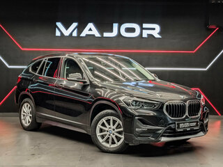 2020 BMW X1 20i xDrive II (F48) Рестайлинг, чёрный, 2950000 рублей, вид 3