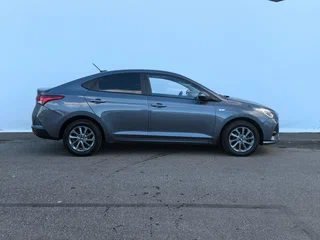 2021 Hyundai Solaris II Рестайлинг, серый, 1530000 рублей, вид 3
