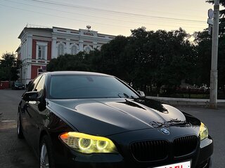 2010 BMW 5 серии 528i VI (F10/F11/F07), чёрный, 1300000 рублей, вид 4