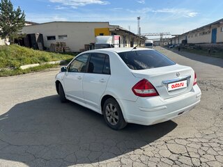2013 Nissan Tiida I Рестайлинг, белый, 300000 рублей, вид 4