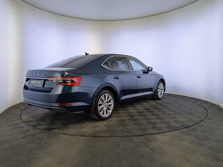 2022 Skoda Superb III Рестайлинг, синий, 3200000 рублей, вид 5