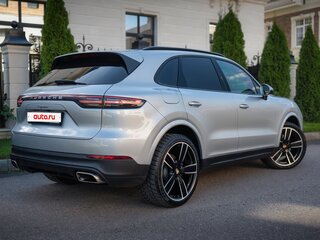 2020 Porsche Cayenne III, серый, 6000000 рублей, вид 2