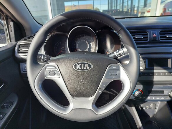 2016 Kia Rio III Рестайлинг, чёрный, 979000 рублей - вид 15