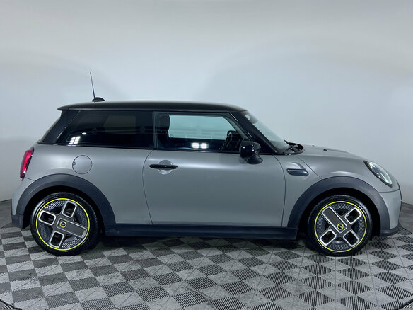 2021 Mini Hatch Cooper III (F55/F56) Рестайлинг 2, серый, 1850000 рублей - вид 7