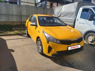 2021 Kia Rio IV Рестайлинг, белый, 850000 рублей, вид 2