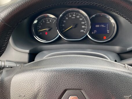 2016 Renault Logan II, серый, 690000 рублей, вид 5