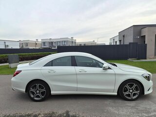 2016 Mercedes-Benz CLA 200 I (C117, X117) Рестайлинг, белый, 1900000 рублей, вид 4