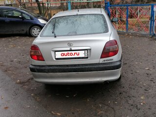 2001 Toyota Avensis I Рестайлинг, серебристый, 300000 рублей, вид 2